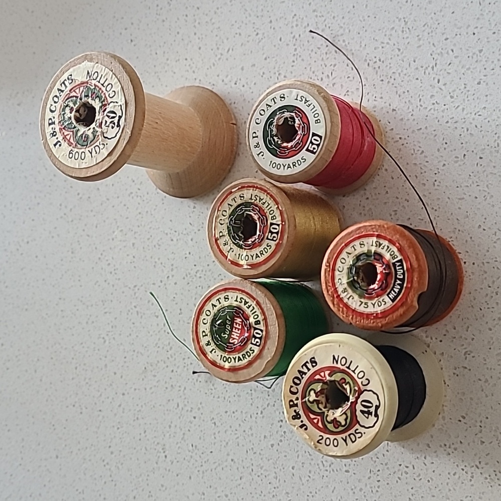 Vintage threads - Picture 2 of 4